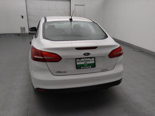 Oxford White 2016 Ford Focus S