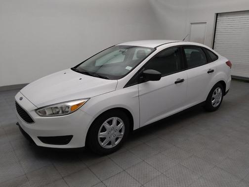Oxford White 2016 Ford Focus S