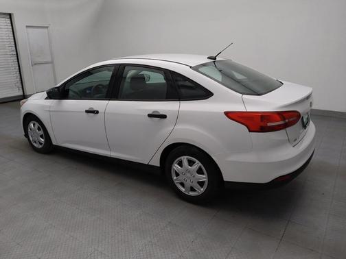Oxford White 2016 Ford Focus S
