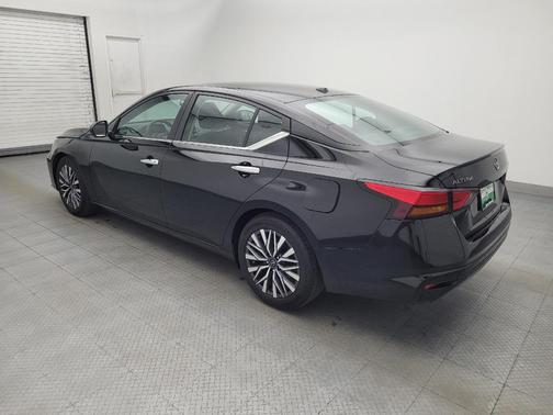 Super Black 2025 Nissan Altima 2.5 SV