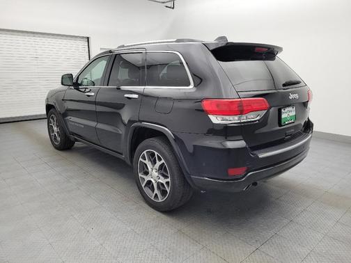 Diamond Black Crystal Pearlcoat 2019 Jeep Grand Cherokee Overland