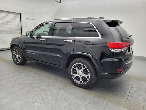 Diamond Black Crystal Pearlcoat 2019 Jeep Grand Cherokee Overland