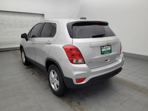 Silver Ice Metallic 2019 Chevrolet Trax LS