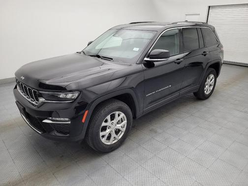 Diamond Black Crystal Pearlcoat 2023 Jeep Grand Cherokee Limited