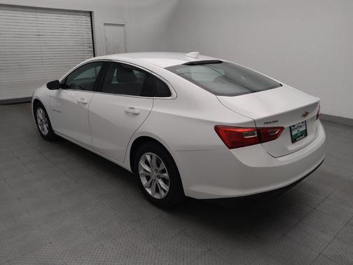 Summit White 2023 Chevrolet Malibu FWD 1LT