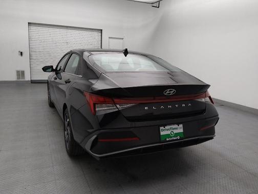 Abyss Black 2025 Hyundai ELANTRA SEL