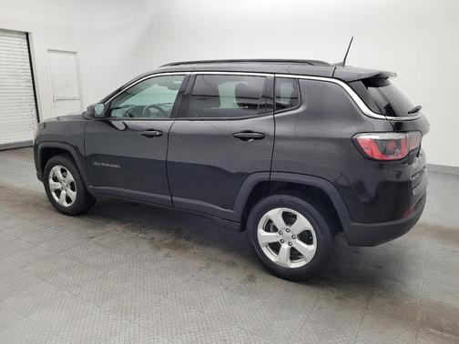 Diamond Black Crystal Pearlcoat 2019 Jeep Compass Latitude