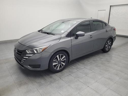 Gray 2024 Nissan Versa 1.6 SV