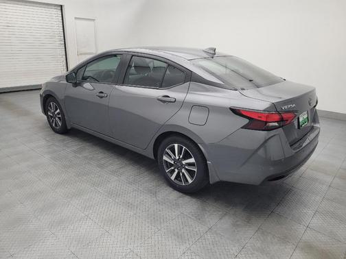 Gray 2024 Nissan Versa 1.6 SV
