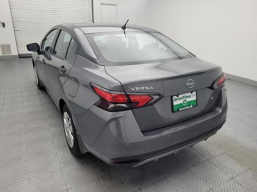 Gun Metallic 2025 Nissan Versa 1.6 S