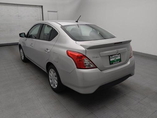 Brilliant Silver Metallic 2019 Nissan Versa 1.6 SV