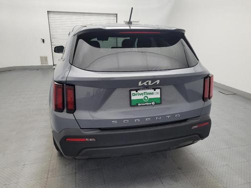 Everlasting Silver 2022 Kia Sorento LX