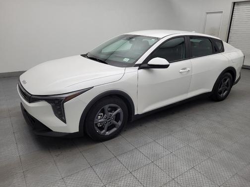 Snow White Pearl 2025 Kia K4 LXS
