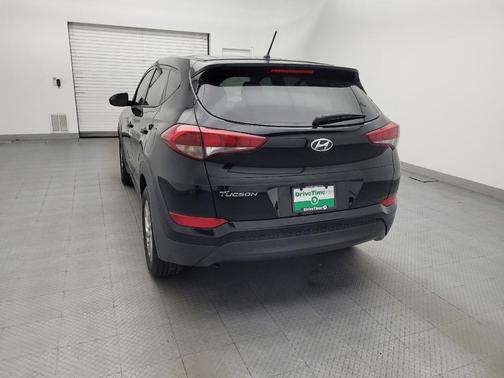 Black Noir Pearl 2018 Hyundai TUCSON SE