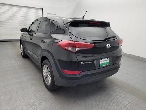 Black Noir Pearl 2018 Hyundai TUCSON SE