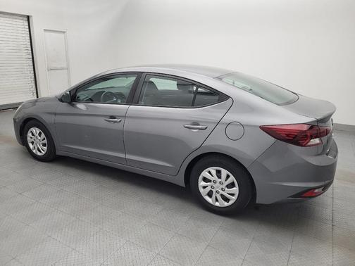 Gray 2019 Hyundai ELANTRA SE