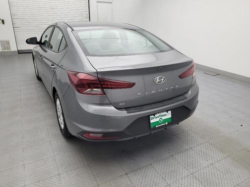 Gray 2019 Hyundai ELANTRA SE