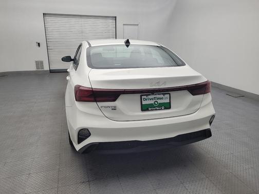 Clear White 2023 Kia Forte LX