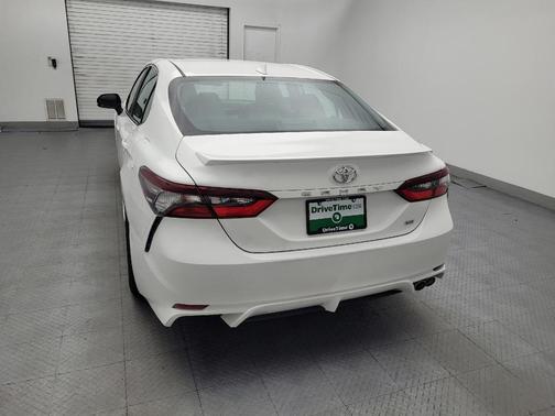 Super White 2021 Toyota Camry SE