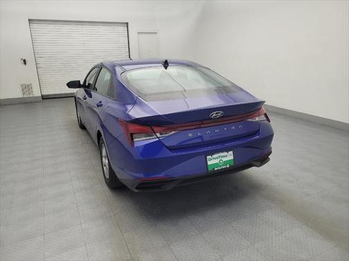 2022 Hyundai ELANTRA SE