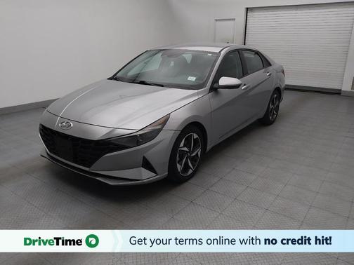 Shimmering Silver Pearl 2023 Hyundai ELANTRA SEL