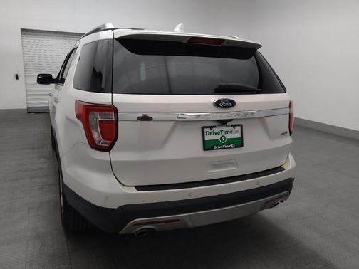 White Platinum Metallic Tri-Coat 2017 Ford Explorer Limited