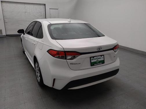 White 2021 Toyota Corolla LE