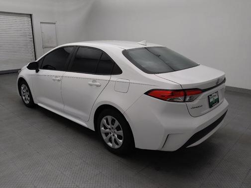 White 2021 Toyota Corolla LE