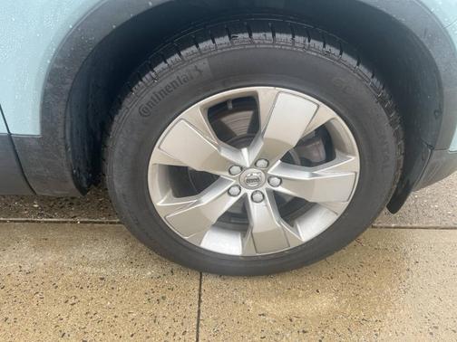 2019 Volvo XC40 T5 Momentum