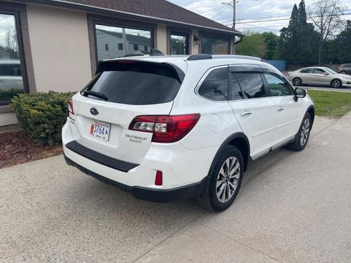 2017 Subaru Outback 2.5i Touring