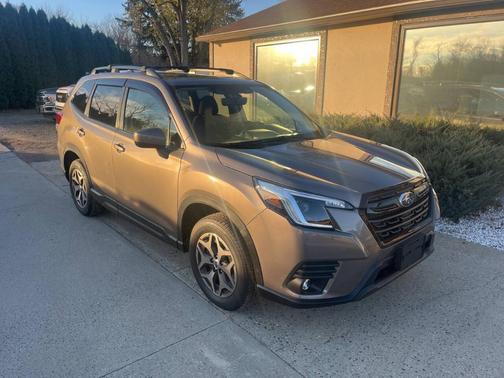 2024 Subaru Forester Premium