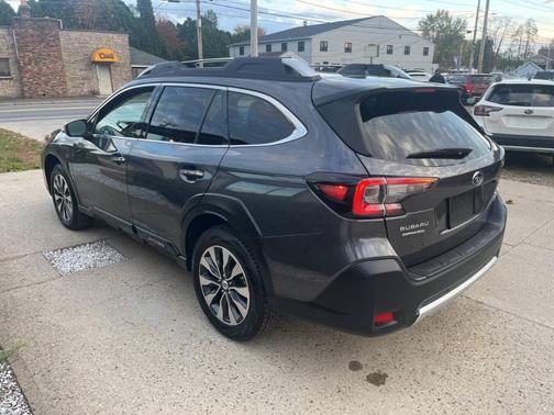 2024 Subaru Outback Touring