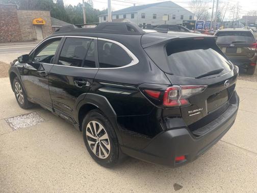Black 2025 Subaru Outback Premium