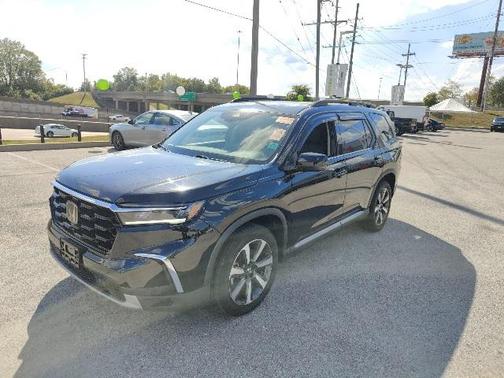 2023 Honda Pilot Touring 8-Passenger