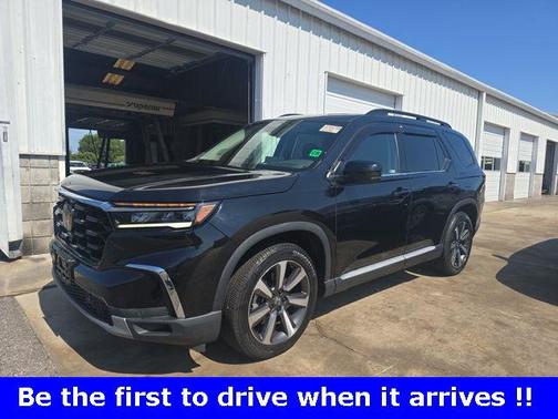 2023 Honda Pilot Touring 8-Passenger
