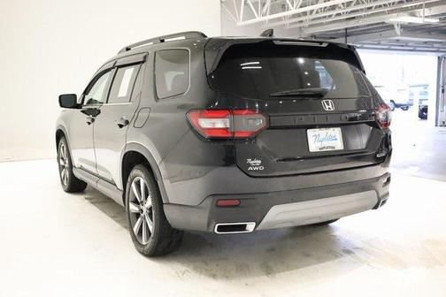 2023 Honda Pilot Touring 8-Passenger