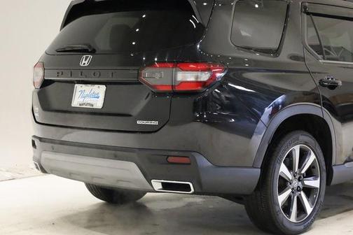 2023 Honda Pilot Touring 8-Passenger