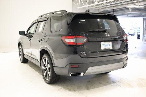 2023 Honda Pilot Touring 8-Passenger
