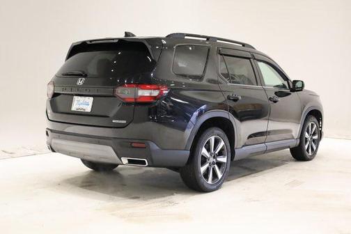2023 Honda Pilot Touring 8-Passenger
