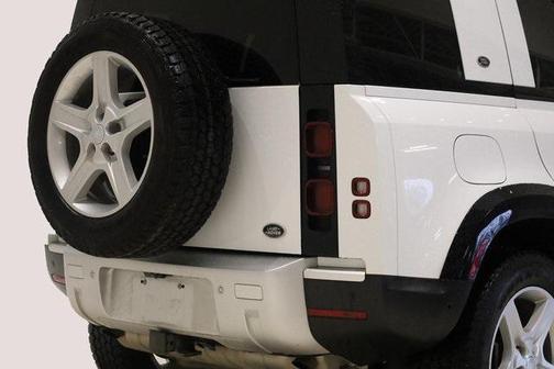 2021 Land Rover Defender 110 SE