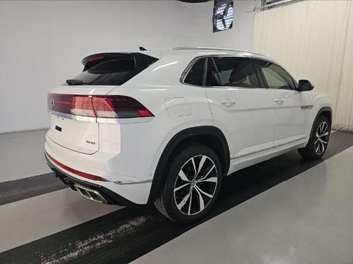 Opal White Pearl 2024 Volkswagen Atlas Cross Sport 2.0T SEL Premium
