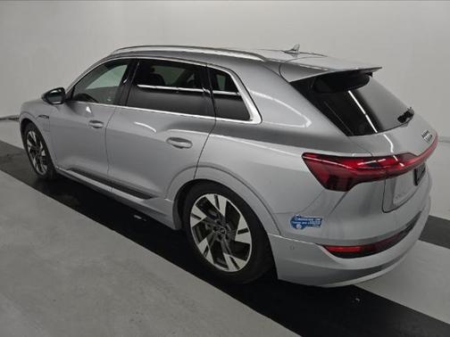 Silver Metallic 2021 Audi e-tron Premium Plus