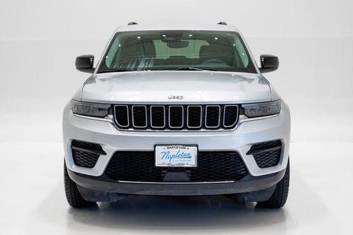 Silver Zynith 2024 Jeep Grand Cherokee Laredo