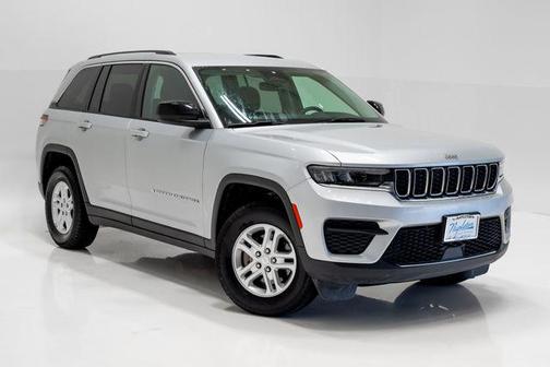 Silver Zynith 2024 Jeep Grand Cherokee Laredo