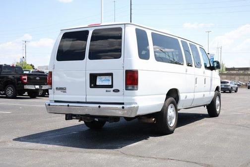 2010 Ford E350 Super Duty XLT