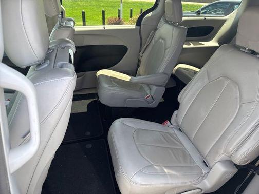Luxury White Pearlcoat 2019 Chrysler Pacifica Touring-L Plus