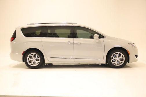 Luxury White Pearlcoat 2019 Chrysler Pacifica Touring-L Plus
