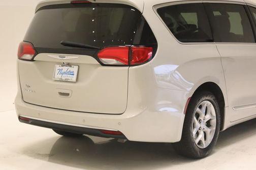 Luxury White Pearlcoat 2019 Chrysler Pacifica Touring-L Plus