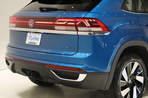 2024 Volkswagen Atlas Cross Sport 2.0T SE w/Technology 4MOTION
