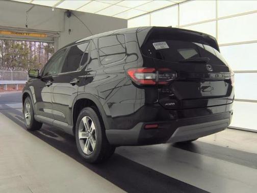 Crystal Black Pearl 2025 Honda Pilot EX-L